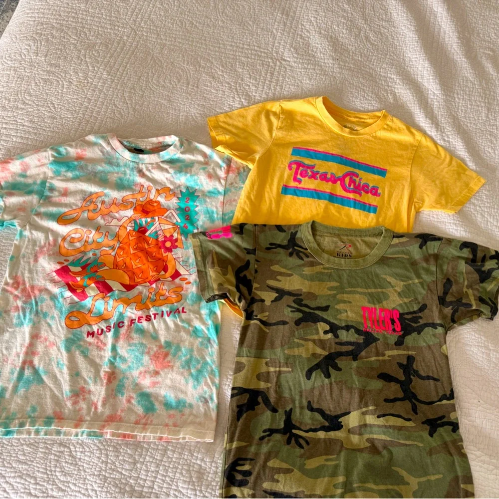 Bundle of 3 trendy t-shirts! - Picture 1 of 4